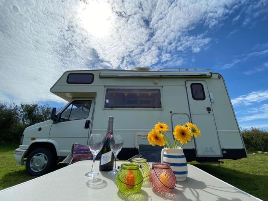 Lily Cosy Campervan With Sea Views & Amazing Sunrises St Ives エクステリア 写真