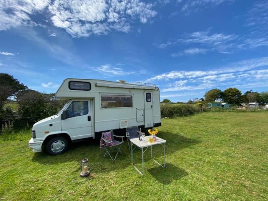 Lily Cosy Campervan With Sea Views & Amazing Sunrises St Ives エクステリア 写真